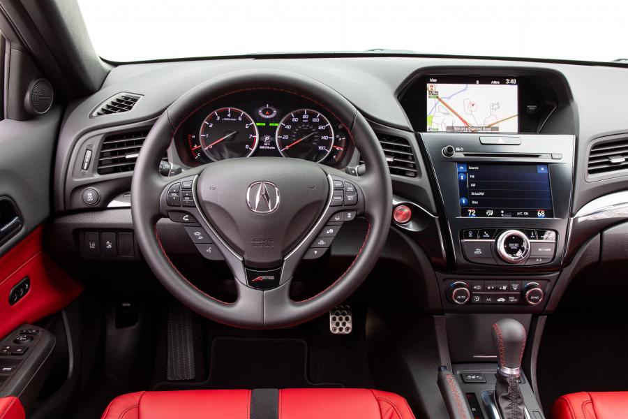 Панель приборов Acura ILX A-Spec 2018 года  (фото 31 из 52)